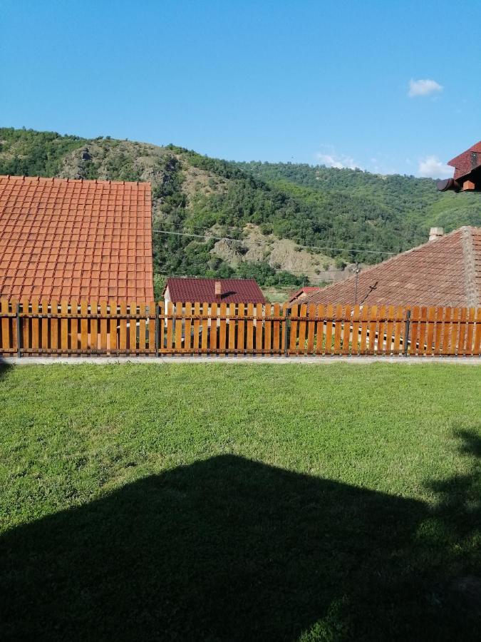 Отель Casa Uila Оршова Экстерьер фото